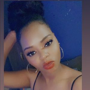 Meet your Posher, Raquel